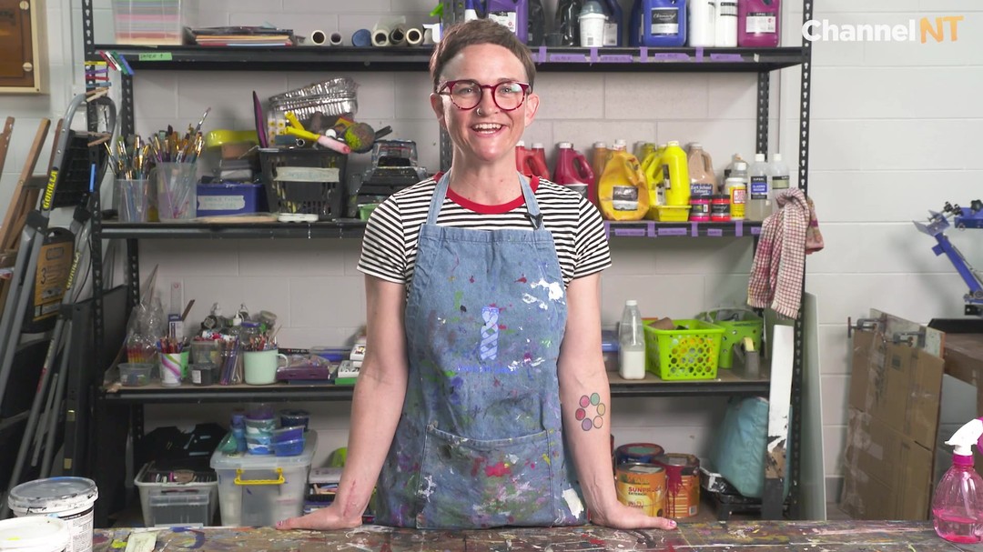 Ever wanted to make a cool t-shirt or canvas print?

Well, our Darwin Based  Screen Printing specialist @tarzanjunglequeen is here to show you how to do a stencil print! 

The workshop series will go live tomorrow for our Channel NT fans that you find on our website www.channelnt.com.au

@incitearts Artsy @artback_nt @darwinfestival @chanseypaechmla  @darwinvisualarts